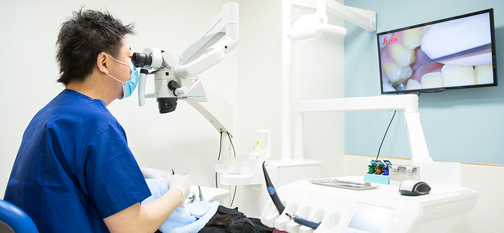 マイクロスコープを用いた治療